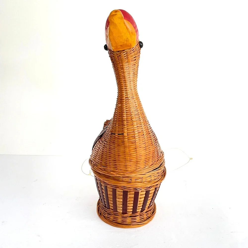 Vintage‎ 80s Goose Pinestraw Basket Hand Woven Wicker Figural Bird Decor Lidded